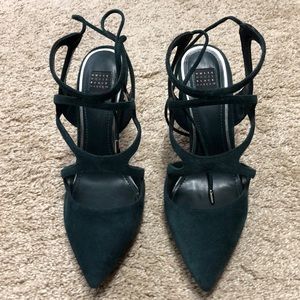 White House Black Market Deep Sea Green pump